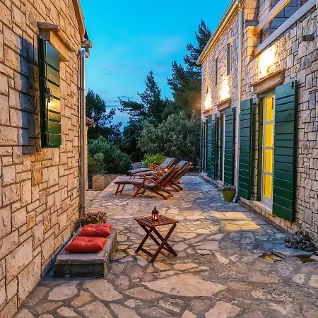 Insula By Belmont Realty