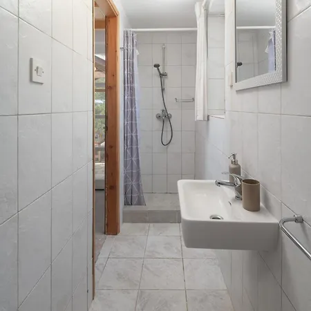 Insula By Belmont Realty Casa vacanze *