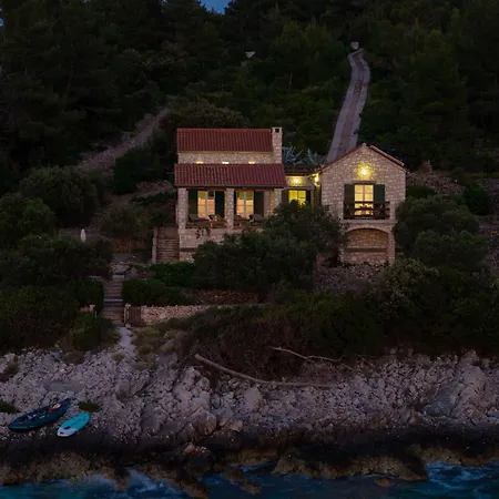 Insula By Belmont Realty Casa vacanze
